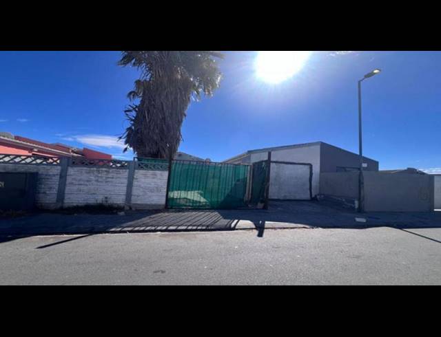 3 BEDROOM HOUSE FOR SALE IN SUMMER GREENS